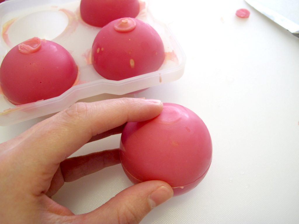 soap-spheres-pink