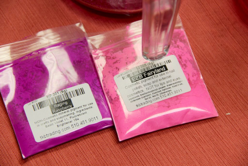 pink-colorant-soap