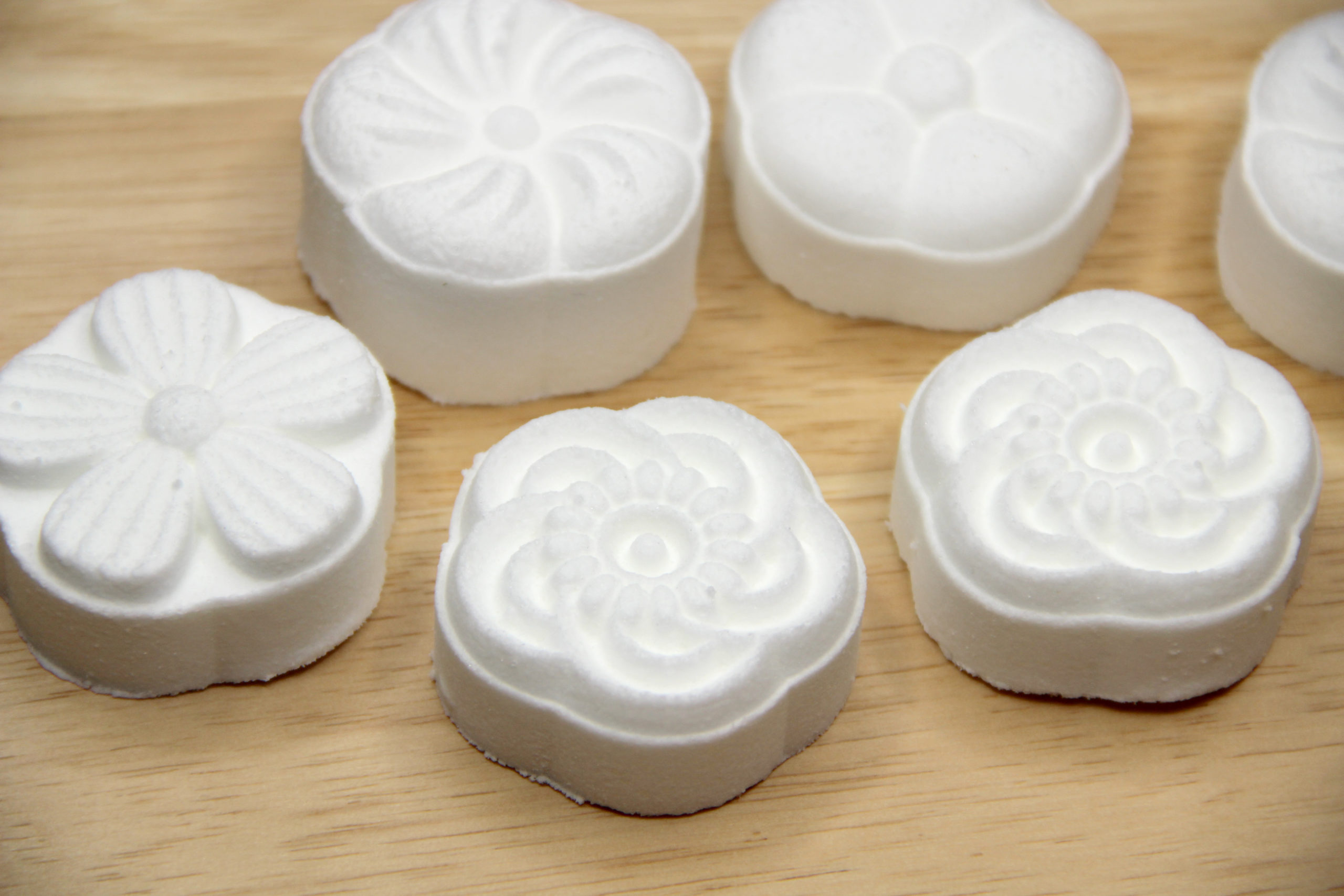 Easy Bath Bombs (Bath Fizzies) Using a Moon Cake Mold Press – Lovin Soap  Studio